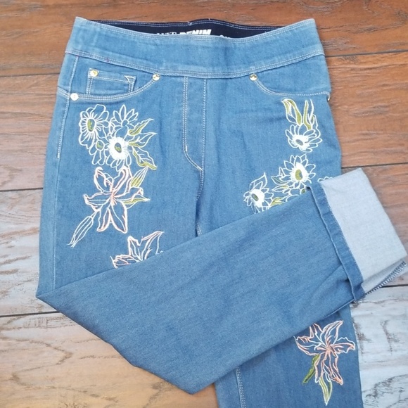 Luxe Denim - LUXE denim stretch capri embroidered flowers j bin
